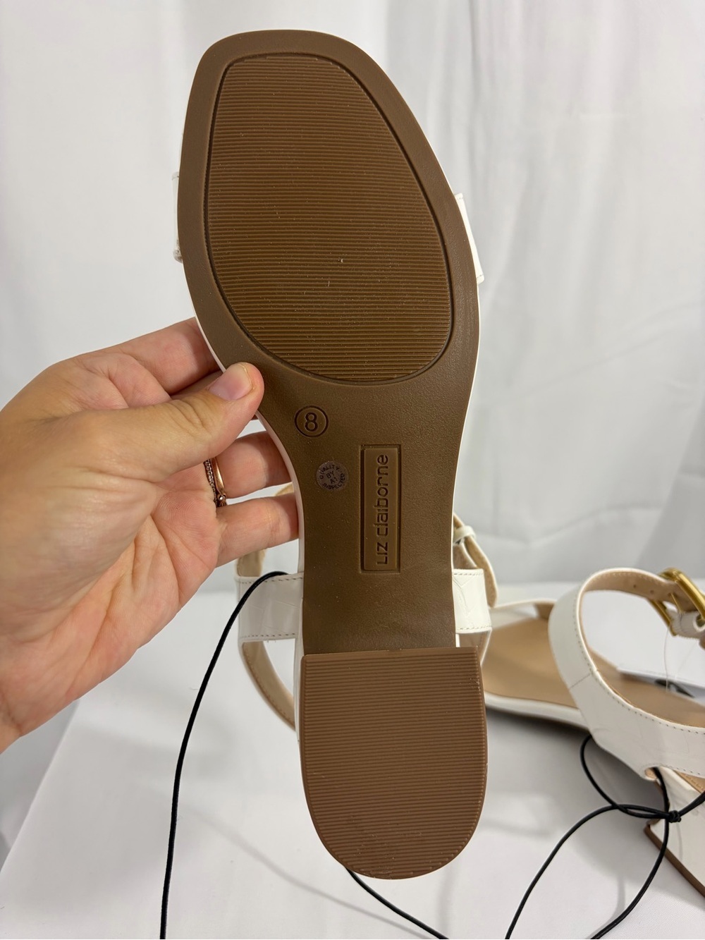 NWT Liz Claiborne Women's Size 8 White Croc-Embossed Ankle Strap Sandals - Picture 6 of 8